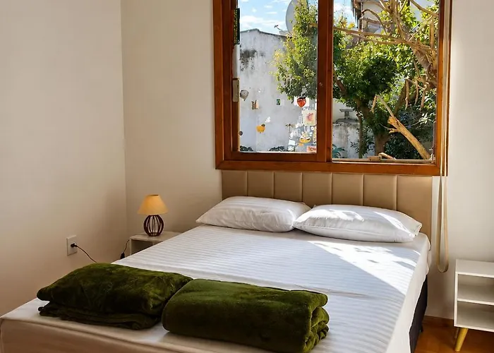 Hostel Serena, Prox Do Aeroporto