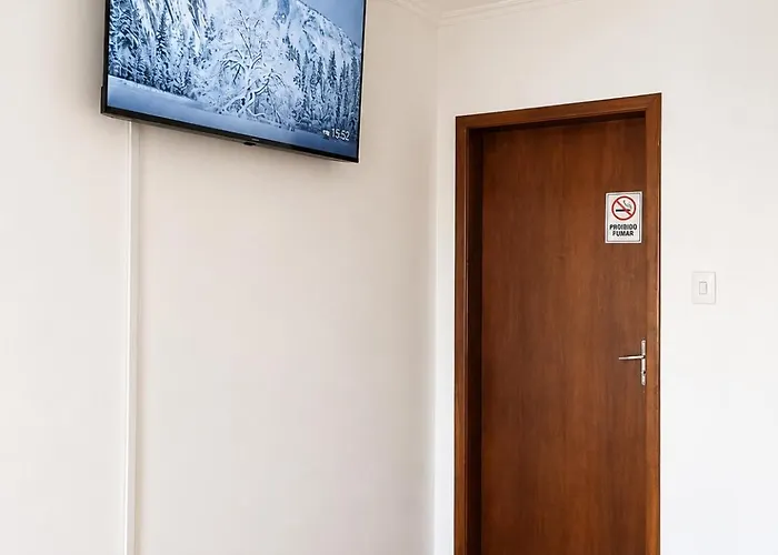 Serena, Prox Do Aeroporto Hostel